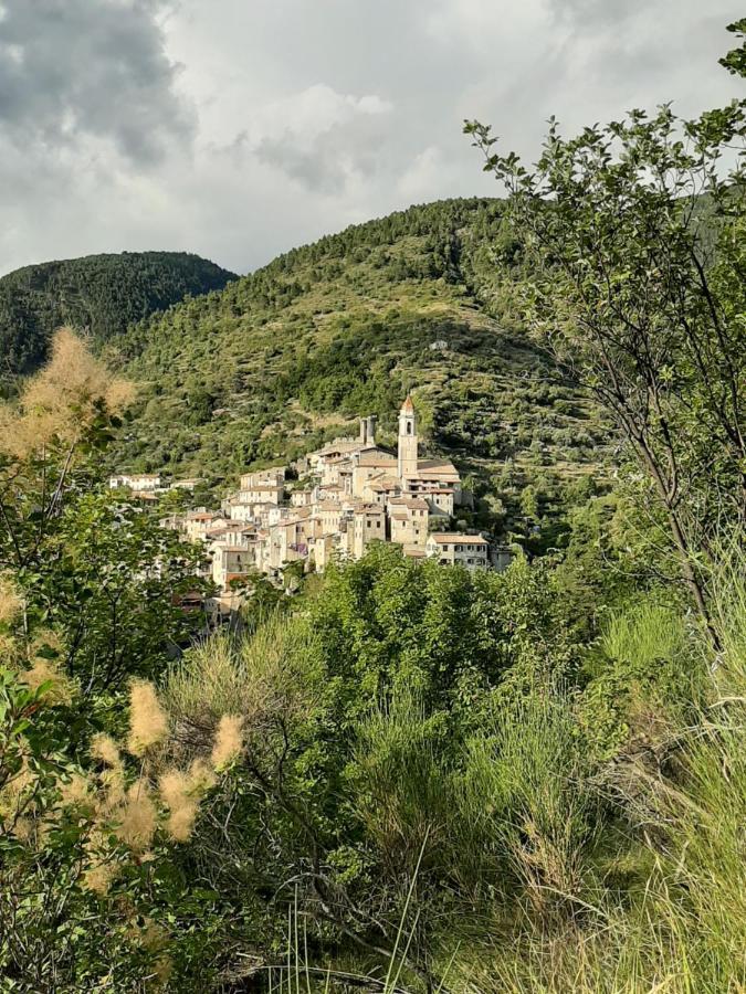 Gite Des Remparts Lucéram Buitenkant foto